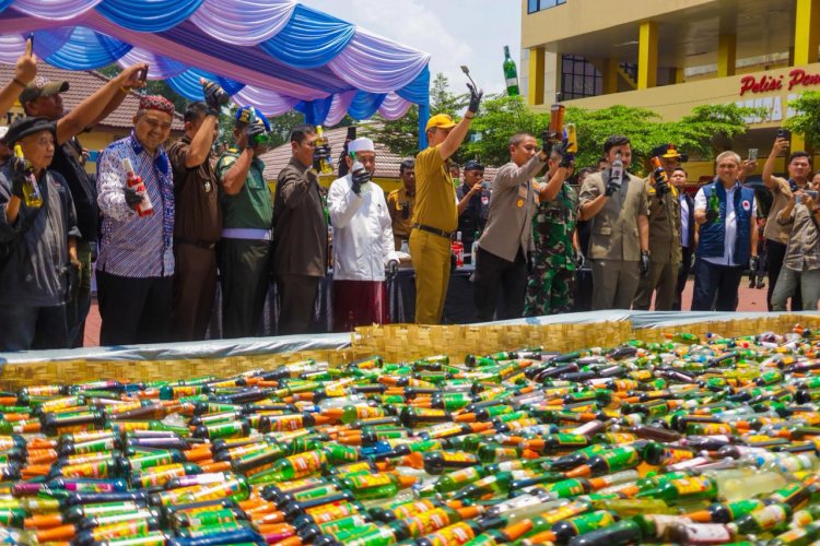 38.875 Miras Ilegal Dimusnahkan,  Dedie Rachim Apresiasi Polresta Bogor Kota