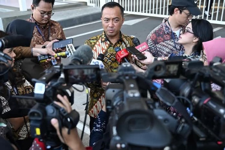 Usai Tiba di Tanah Air, Presiden Prabowo Langsung Pimpin Rapat Terbatas Bahas Isu Strategis Nasional