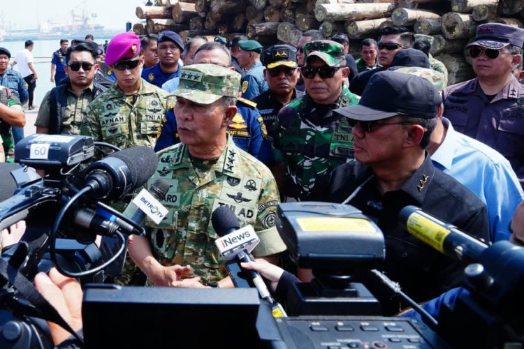Kasum TNI Tinjau Keberhasilan Satgas PKH Amankan Ribuan Kubik Kayu Ilegal