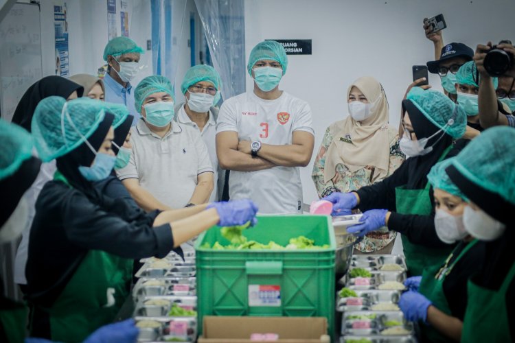 Tinjau Dapur SPPG Bersama Menteri LH, Jenal Mutaqin Pastikan Sesuai Standar Kesehatan dan Kebersihan Lingkungan