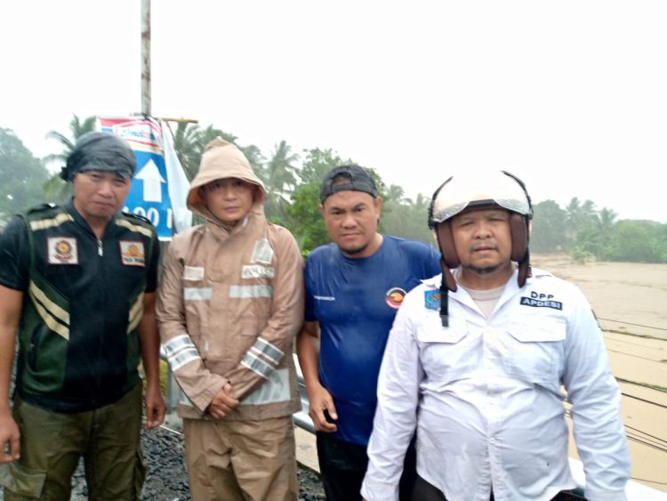 Banjir Rendam Ratusan Rumah di Desa Cikahuripan Kecamatan Cisolok, Sukabumi
