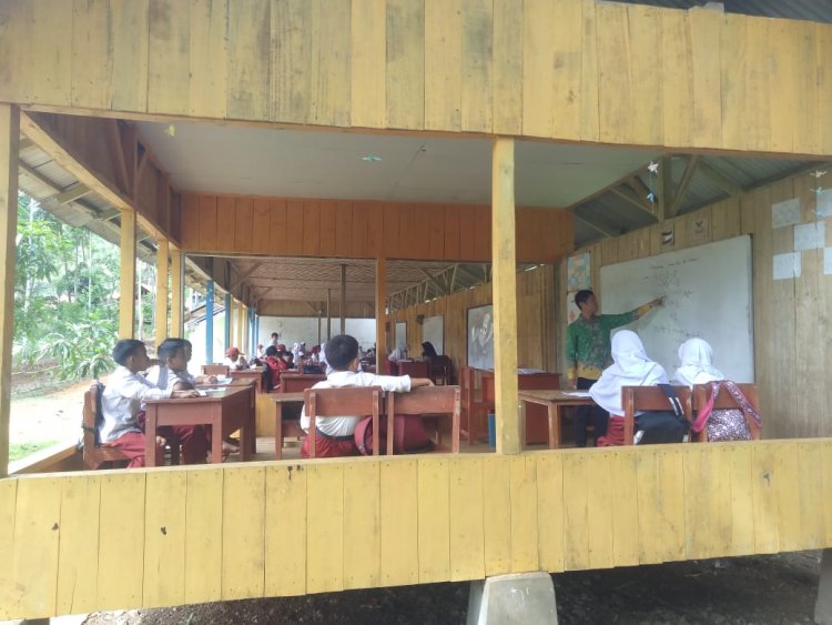 Sekolah Dasar MI Al Ghifari di Desa Tegallega Tampilkan Keunikan dalam Pembelajaran