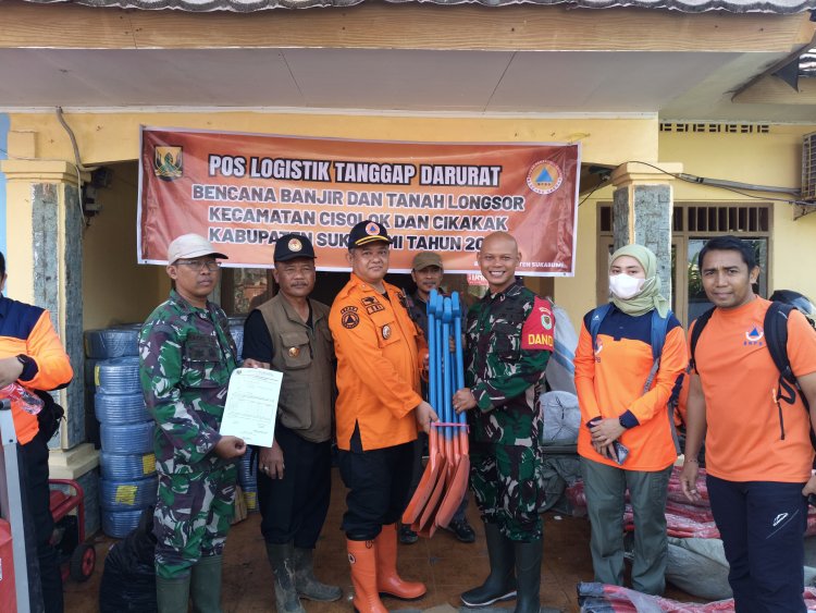 DANDIM 0622/KABUPATEN SUKABUMI PIMPIN APEL TANGGAP DARURAT BENCANA BANJIR,  TANAH LONGSOR DAN BERSAMA KEPALA BPBD KAB SUKABUMI TINJAU LOKASI BENCANA