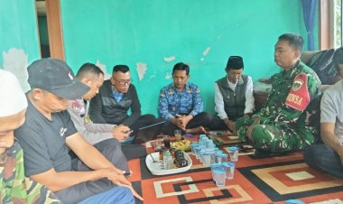 Babinsa Desa Caringin Koramil 2208/Nyalindung Laksanakan Komsos Bersama Warga