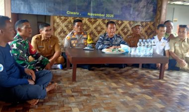 Babinsa Koramil 2215/Ciemas Hadiri Rapat Koordinasi Penanaman Pohon Mangrove di Pantai Palangpang