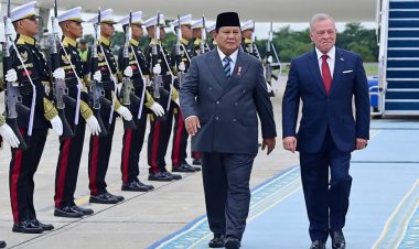 Presiden Prabowo Sambut Langsung Ketibaan Raja Abdullah II ibn Al Hussein di Jakarta