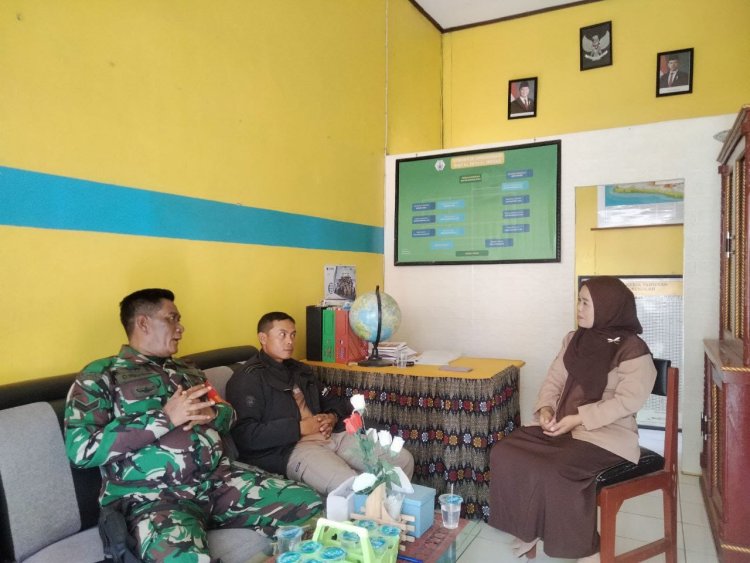 Babinsa Koramil 2207/Jampangtengah Tingkatkan Kemanunggalan TNI dengan Rakyat Melalui Kegiatan Komsos