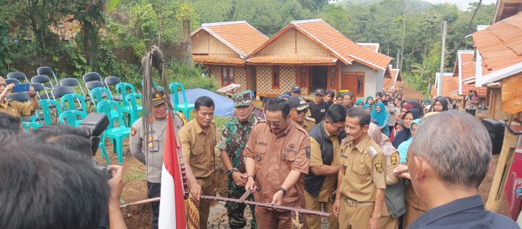 Danramil 2208/Nyalindung Hadiri Kunjungan Kerja Bupati Sukabumi ke Desa Mekarsari
