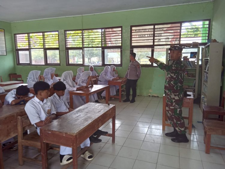 Babinsa Koramil 2215/Ciemas Beri Pembinaan Wawasan Kebangsaan di SMPN Ciemas