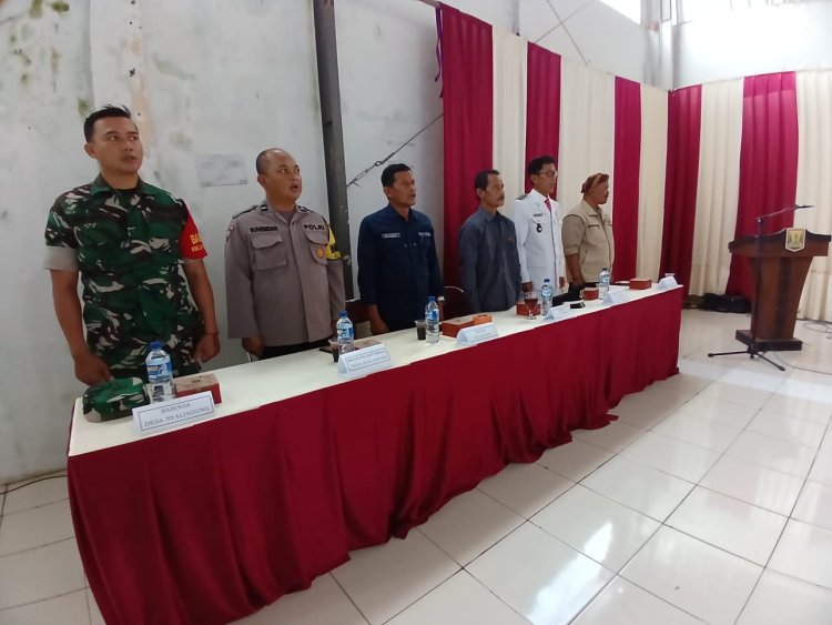 Babinsa Koramil 2208/Nyalindung Hadiri Pelantikan dan Pengangkatan Aparatur Desa Nyalindung