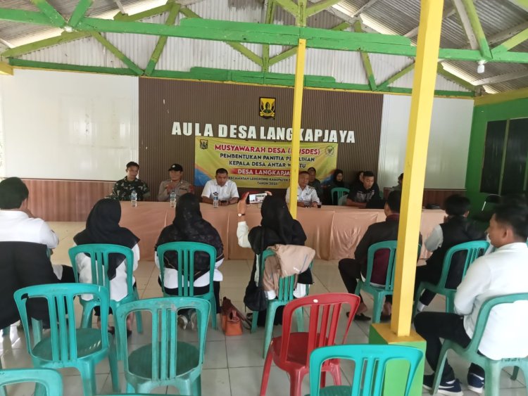 Babinsa Koramil 2209/Lengkong Hadiri Musdes Pembentukan Panitia Pilkades Antar Waktu