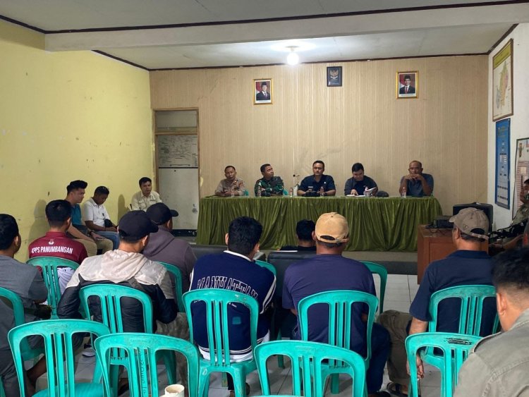 Danramil 2207/Jampangtengah Hadiri Sosialisasi Pembangunan Kandang Ayam Petelur di Desa Panumbangan