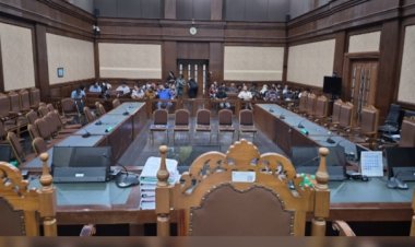 Tiga Hakim Divonis 11 Tahun Penjara dalam Kasus Suap Minyak Goreng