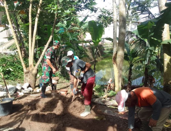 Babinsa Koramil 2208/Nyalindung Hadiri Pengajian Bulanan di Desa Kertaangsana