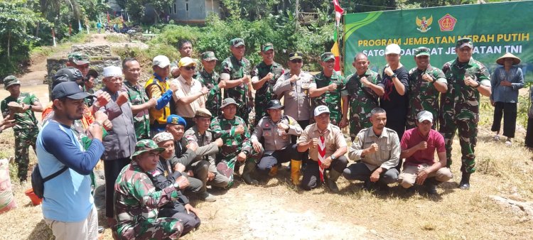 Peletakan Batu Pertama Pembangunan Jembatan Merah Putih di Desa Mekarmukti, Waluran