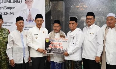 Jaro Ade Salurkan Bantuan Rp100 Juta untuk Renovasi Masjid Besar Kecamatan Cileungsi