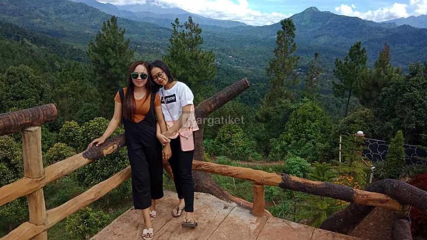 10 Bukit Terbaik di Jawa Timur untuk Menikmati Sore 10 Bukit Terbaik di Jawa Timur untuk Menikmati Sore
