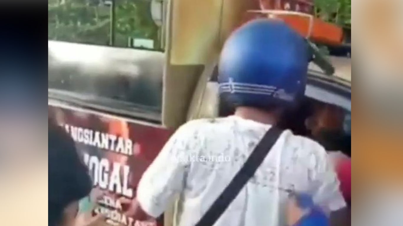 Viral Petugas Satpol PP Di Siantar Ngacir Diserang Pria Berhelm