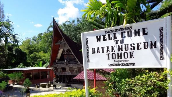 30 Spot Wisata Danau Toba Terbaik - Jelajahi dari Sisi Luar dan Dalam Spot Wisata Danau Toba Terbaik