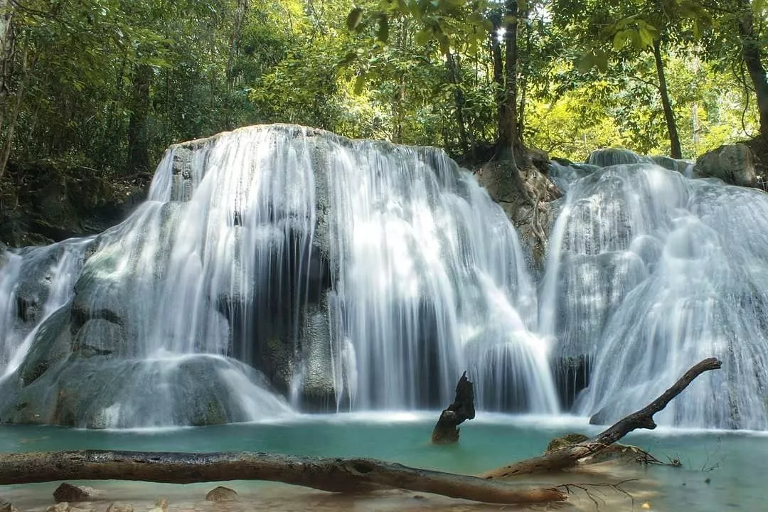 4 Tujuan Wisata Sumbawa dengan Pemandangan Terbaik air terjun di sumbawa