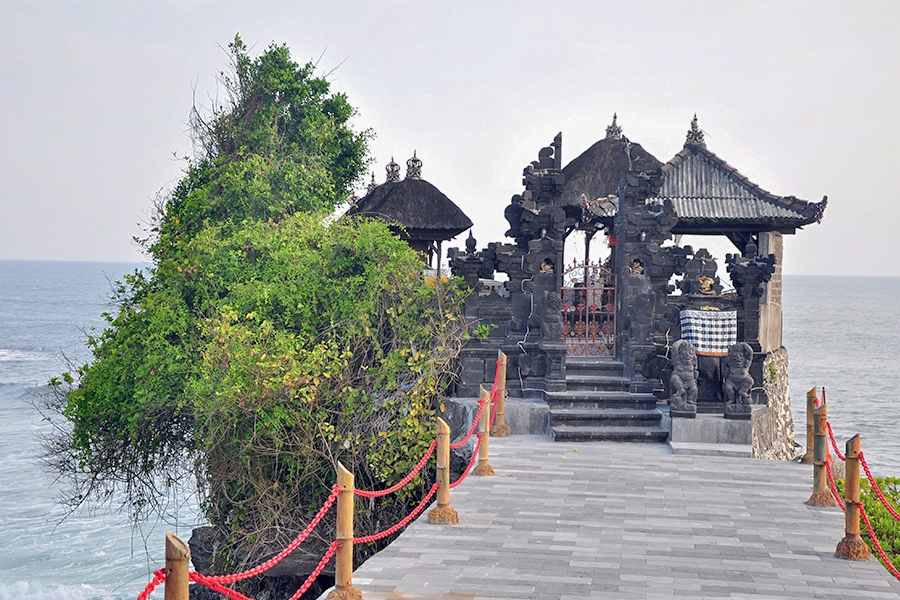 What to Do in Tanah Lot Bali? See These 6 Very Useful Tips! tanah lot temple entrance fee