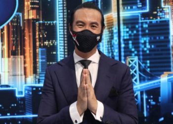 Daniel Mananta menangis pamit dari Indonesian Idol. (Foto: Instagram)