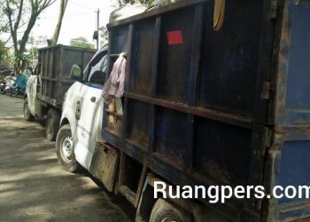 Truk angkut sampah milik DLH Pematangsiantar saat lagi parkir di TPA Pematangsiantar, Rabu (27/1/2021).