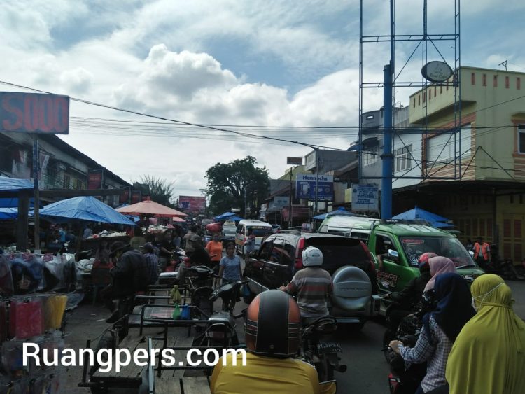 Kondisi jalan Patuan Nagari Pematangsiantar yang sering macet. Foto dipetik Minggu (24/1/2021) siang.