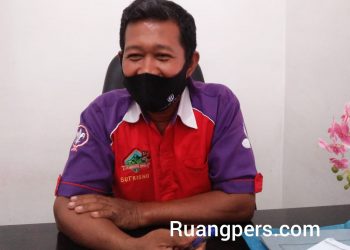 Lurah Nagapitta, Sutrisno (58) saat disambangi Ruangpers.com, di ruang kerjanya, jalan Rakutta Sembiring No.84 E Pematangsiantar, Jumat (22/1/2021) siang.