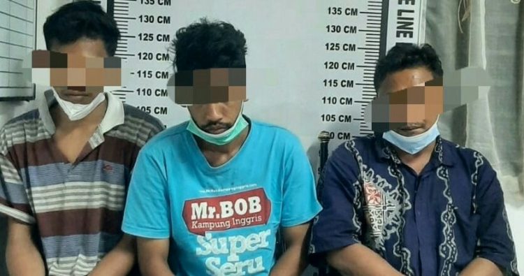 Foto ketiga orang pelaku.