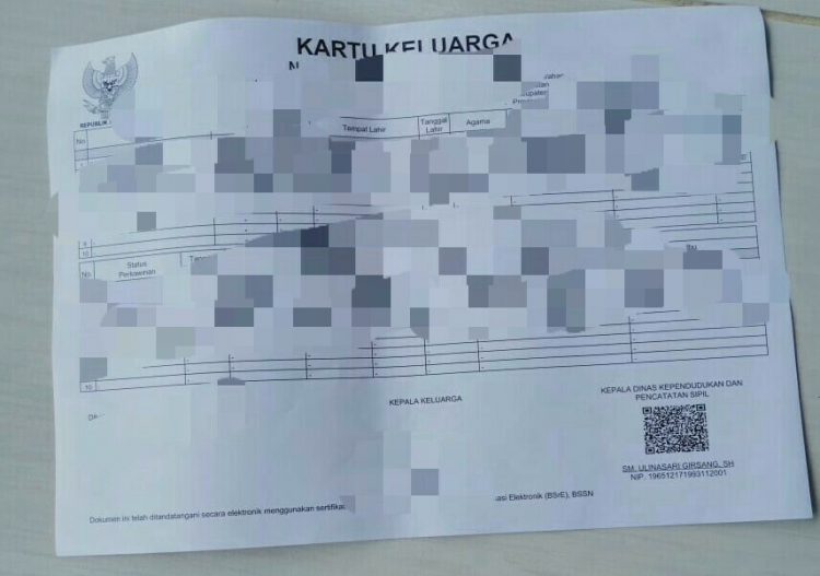 Foto Kartu Keluarga yang dipertanyakan warga, karena mirip difotocopy.