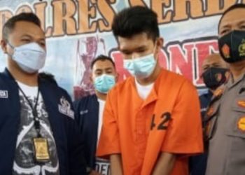 Kapolres Sergai saat menggelar press release dengan menghadirikan pelaku dugaan penista agama.