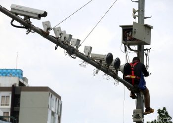 Kamera tilang elektronik bisa deteksi kendaraan yang belum perpanjang STNK. Foto: Rengga Sancaya