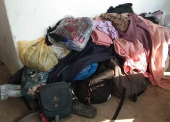 Pakaian milik para korban kecelakaan maut, disimpan di Unit Lakalantas Polres Tebing Tinggi. (foto/dmk)