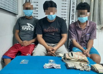 Foto ketiga orang tersangka dan barang bukti ganja.