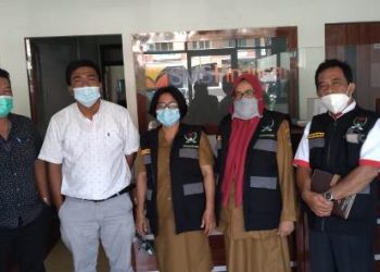 Foto : Anggota BPSK Kota Pematangsiantar saat melakukan pengawasan.