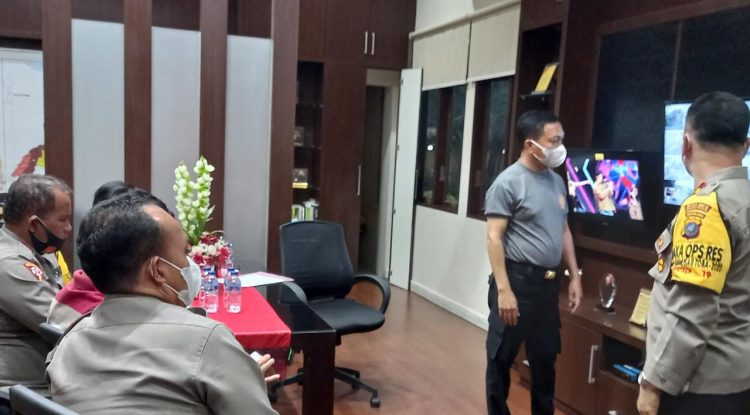 Kapolres Serdang Bedagai (Sergai), memimpin rapat sistem pengamanan Mapolres untuk mengantisipasi penyerangan teroris, Rabu (31/3/2021), pukul 18.00 WIB, di ruang kerja Kapolres Sergai.