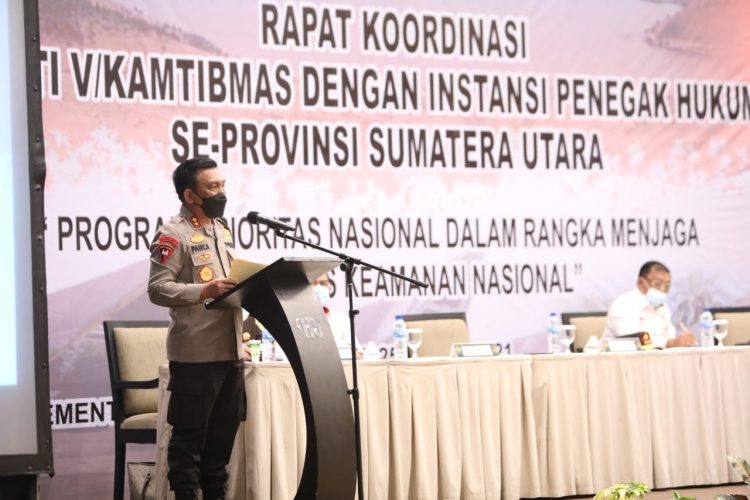 Kapolda Sumut, Irjen Pol RZ Panca Putra Simanjuntak saat memberikan kata sambutan.