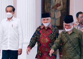 Presiden Jokowi menerima rombongan Amien Rais untuk membahas kasus penembakan 6 laskar FPI di Istana Negara Jakarta, Selasa 9 Maret 2021 / [Sekretariat Presiden]