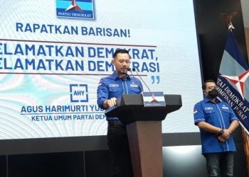 Agus Harimurti Yudhoyono atau AHY menggelar konferensi pers di kantor DPP Partai Demokrat, untuk merespons Kongres Luar Biasa PD di Sibolangit, Deli Serdang, Sumatera Utara, Jumat (5/3/2021). [Suara.com/Novian Ardiansyah]