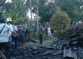 Kondisi rumah korban tampak rata dengan tanah akibat dilahap api.