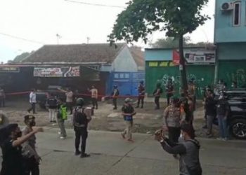 Panangkapan teroris di Serang Baru, Kabupaten Bekasi, Senin (29/3/2021).[Suara.com/Imam Faisal]