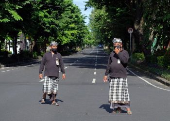 Bali tampak sepi dari aktivitas warga maupun wisatawan saat Hari Raya Nyepi. Pada saat itu umat Hindu di Pulau Dewata jalani catur brata penyepian selama 24 jamFoto: ANTARA FOTO/Nyoman Hendra Wibowo/11 Ucapan Hari Raya Nyepi 2021 dan Sejarah Perayaannya Menurut Agama Hindu