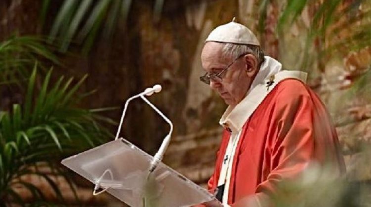 Pemimpin Gereja Katolik Paus Fransiskus menyampaikan keprihatinan atas aksi bom bunuh diri di depan Gereja Katedral di Makassar, Minggu (28/3/2021). (Foto: Vatican News).