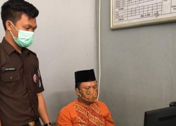 Kades tilap dana bantuan covid 19 jalani sidang [Renaldi/suara.com] Dituntut Tujuh Tahun, Kades Ngaku Tilap Dana Bantuan Buat Main Perempuan