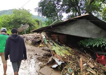 Banjir Bandang di NTT (Foto: Antara)