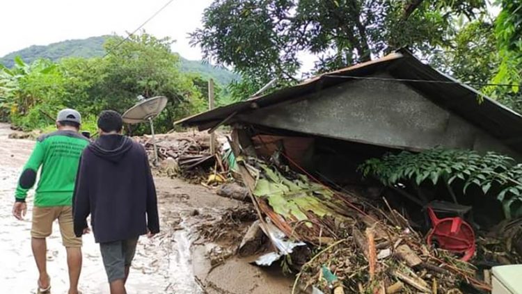 Banjir Bandang di NTT (Foto: Antara)