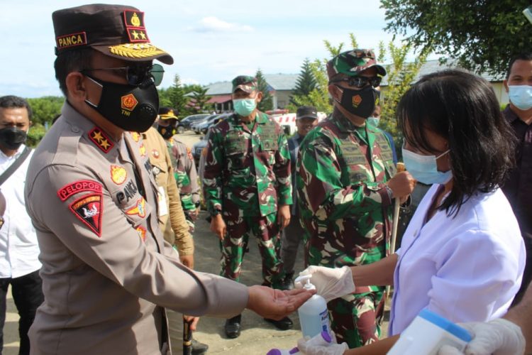 Kapoldasu, Irjen Pol RZ Panca Putra Simanjuntak dan Pangdam I/BB, Mayjen TNI Hasanuddin saat cek kesiapan PSU di Labuhanbatu, Labusel, dan Madina.