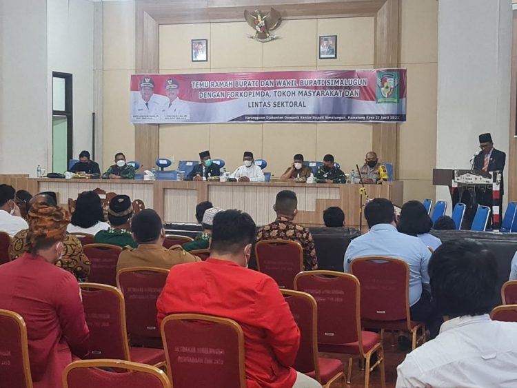 Kapolres Simalungun, AKBP Agus Waluyo SIK, menghadiri acara temu ramah dengan Bupati dan Wakil Bupati Simalungun, di Balei Harungguan Djabanten Damanik, Kantor Bupati Simalungun, Kecamatan Pematang Raya, Kabupaten Simalungun, Selasa (27/4/2021) sore, pukul 16.00 WIB.