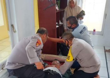 Ustad H. Amirrudin Damanik, Ketua Kenajiran Masjid Nur Hidayah Mako Polres Simalungun, meninggal dunia, usai menunaikan sholat Jumat, siang tadi, sekira pukul 13:30 WIB.